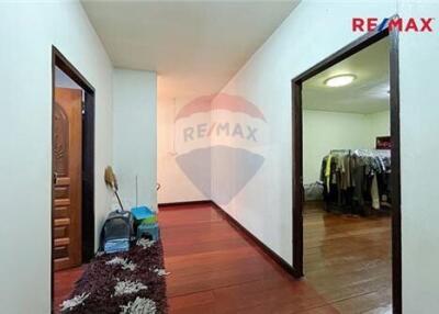 144 Sqm., 4 Beds Townhouse listed for ฿ 5,800,000.