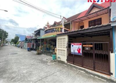 บ้านรีโนเวทพร้อมอยู่ หมู่บ้านยูลิ ซอย 14 สุขุมวิท