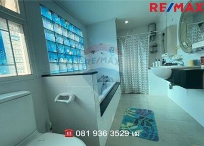 175 Sqm., 4 Beds Townhouse listed for ฿ 3,900,000.