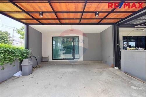 107 Sqm., 3 Beds Townhouse listed for ฿ 3,350,000.