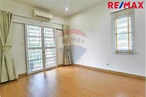 150 Sqm., 3 Beds Townhouse listed for ฿ 3,890,000.