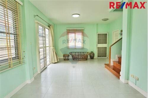 150 Sqm., 3 Beds Townhouse listed for ฿ 3,890,000.