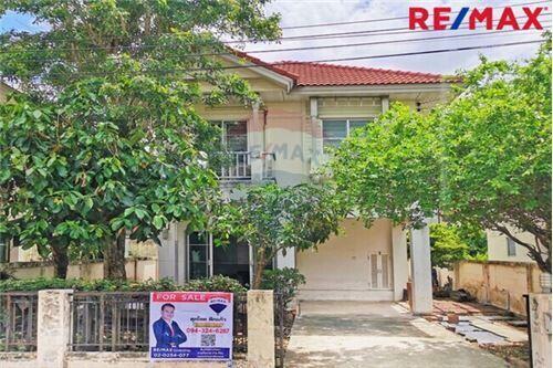 150 Sqm., 3 Beds Townhouse listed for ฿ 3,890,000.