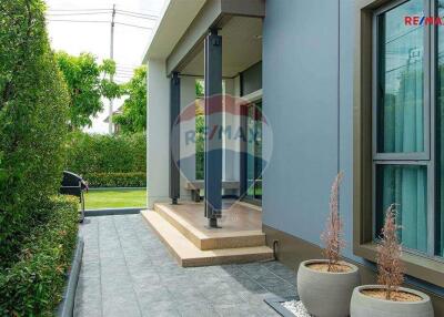 300 Sqm., 4 Beds, 4 Baths Townhouse listed for ฿ 10,990,000.