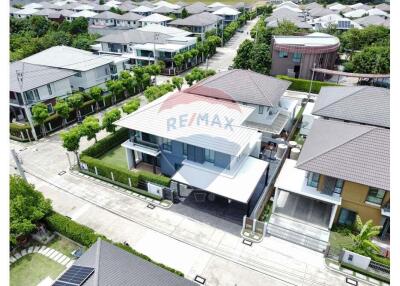 300 Sqm., 4 Beds, 4 Baths Townhouse listed for ฿ 10,990,000.