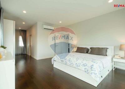 300 Sqm., 4 Beds, 4 Baths Townhouse listed for ฿ 10,990,000.