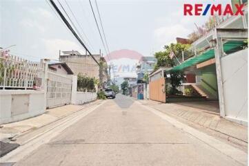 500 Sqm. Townhouse listed for ฿ 16,000,000.