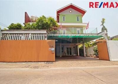 500 Sqm. Townhouse listed for ฿ 16,000,000.