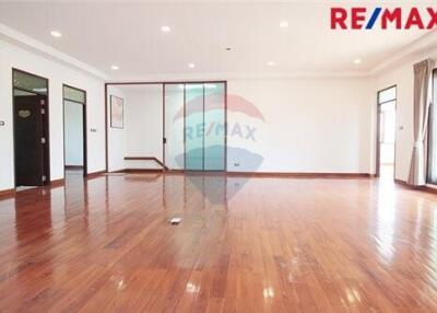 500 Sqm. Townhouse listed for ฿ 16,000,000.