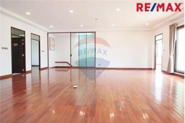 500 Sqm. Townhouse listed for ฿ 16,000,000.