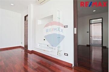 500 Sqm. Townhouse listed for ฿ 16,000,000.