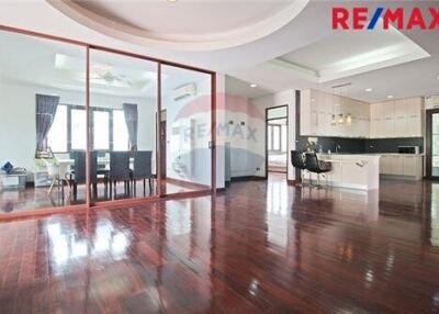 500 Sqm. Townhouse listed for ฿ 16,000,000.