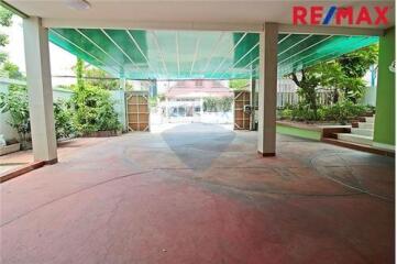 500 Sqm. Townhouse listed for ฿ 16,000,000.