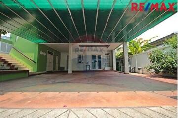 500 Sqm. Townhouse listed for ฿ 16,000,000.