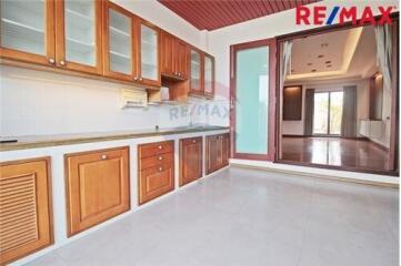 500 Sqm. Townhouse listed for ฿ 16,000,000.