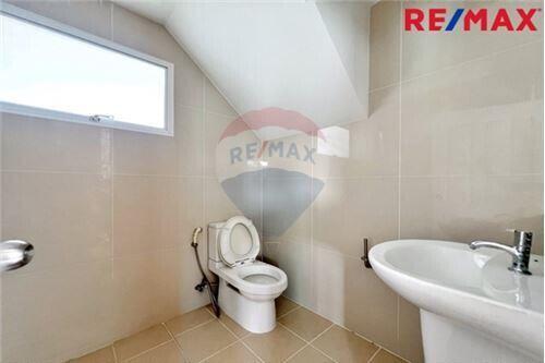 144 Sqm., 3 Beds Townhouse listed for ฿ 4,700,000.