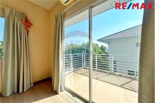 144 Sqm., 3 Beds Townhouse listed for ฿ 4,700,000.