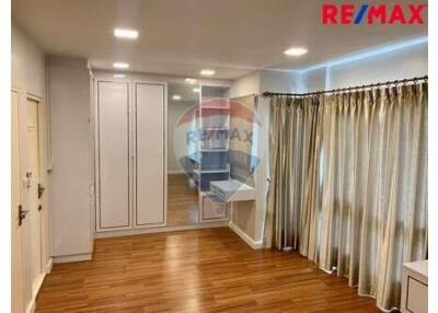 114 Sqm., 3 Beds, 2 Baths Townhouse listed for ฿ 4,100,000.