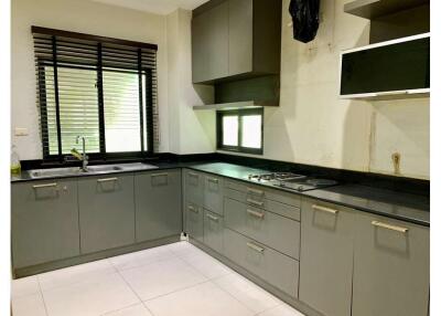 313 Sqm., 5 Beds Townhouse listed for ฿ 10,500,000.