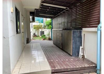 313 Sqm., 5 Beds Townhouse listed for ฿ 10,500,000.