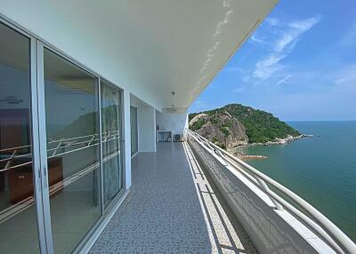 Milford Paradise: 3 Bedroom Beachfront Condo In Khao Tao