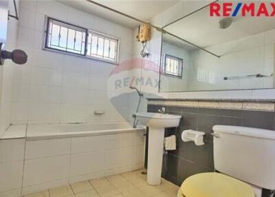 120 Sqm., 3 Beds Townhouse listed for ฿ 2,690,000.