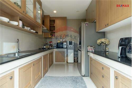 313 Sqm., 3 Beds Townhouse listed for ฿ 23,000,000.