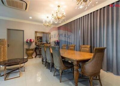 313 Sqm., 3 Beds Townhouse listed for ฿ 23,000,000.