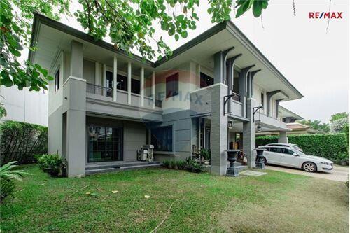 313 Sqm., 3 Beds Townhouse listed for ฿ 23,000,000.