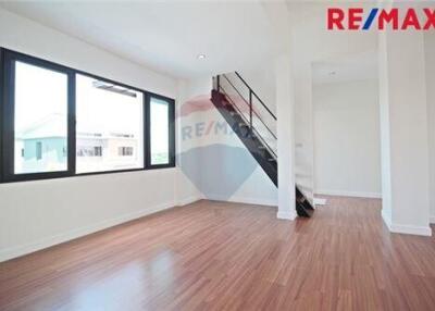 351 Sqm., 4 Beds Townhouse listed for ฿ 13,500,000.