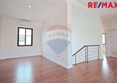 351 Sqm., 4 Beds Townhouse listed for ฿ 13,500,000.