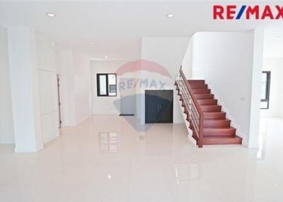 351 Sqm., 4 Beds Townhouse listed for ฿ 13,500,000.