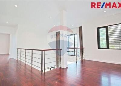 351 Sqm., 4 Beds Townhouse listed for ฿ 13,500,000.