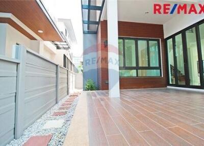 351 Sqm., 4 Beds Townhouse listed for ฿ 13,500,000.