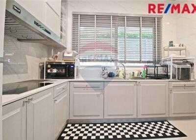 208 Sqm., 4 Beds Townhouse listed for ฿ 14,900,000.