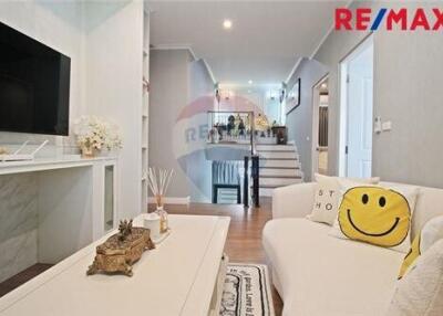 208 Sqm., 4 Beds Townhouse listed for ฿ 14,900,000.