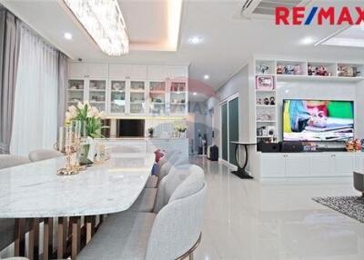 208 Sqm., 4 Beds Townhouse listed for ฿ 14,900,000.