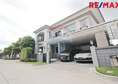 208 Sqm., 4 Beds Townhouse listed for ฿ 14,900,000.