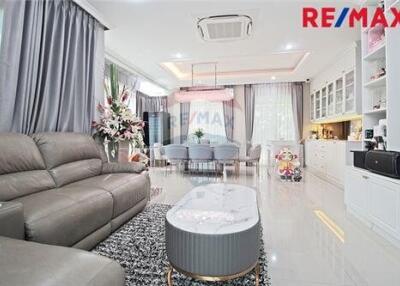 208 Sqm., 4 Beds Townhouse listed for ฿ 14,900,000.