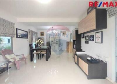 106 Sqm., 3 Beds Townhouse listed for ฿ 3,390,000.