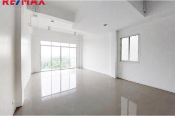 30 Sqm. Townhouse listed for ฿ 5,990,000.