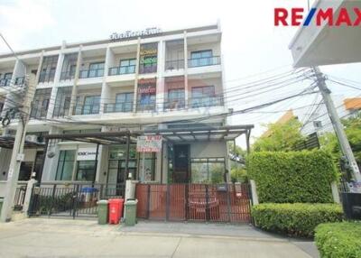 296 Sqm., 3 Beds Townhouse listed for ฿ 14,000,000.