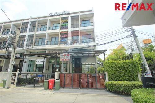 296 Sqm., 3 Beds Townhouse listed for ฿ 14,000,000.