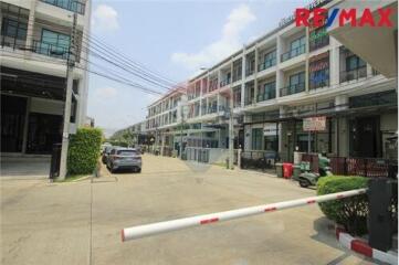 296 Sqm., 3 Beds Townhouse listed for ฿ 14,000,000.