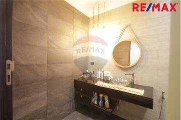 296 Sqm., 3 Beds Townhouse listed for ฿ 14,000,000.