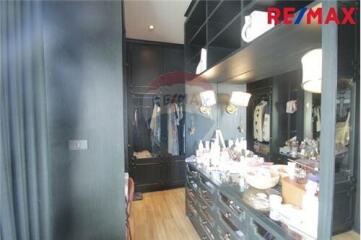 296 Sqm., 3 Beds Townhouse listed for ฿ 14,000,000.