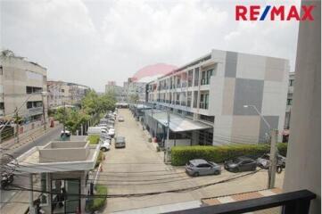 296 Sqm., 3 Beds Townhouse listed for ฿ 14,000,000.