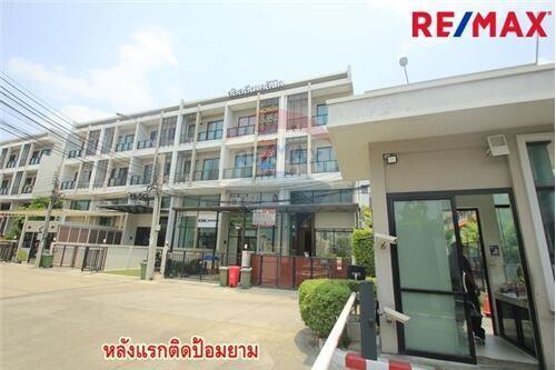 296 Sqm., 3 Beds Townhouse listed for ฿ 14,000,000.