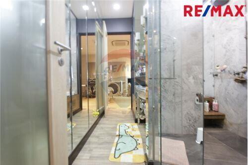 296 Sqm., 3 Beds Townhouse listed for ฿ 14,000,000.