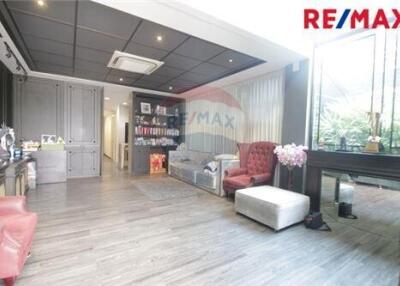 296 Sqm., 3 Beds Townhouse listed for ฿ 14,000,000.